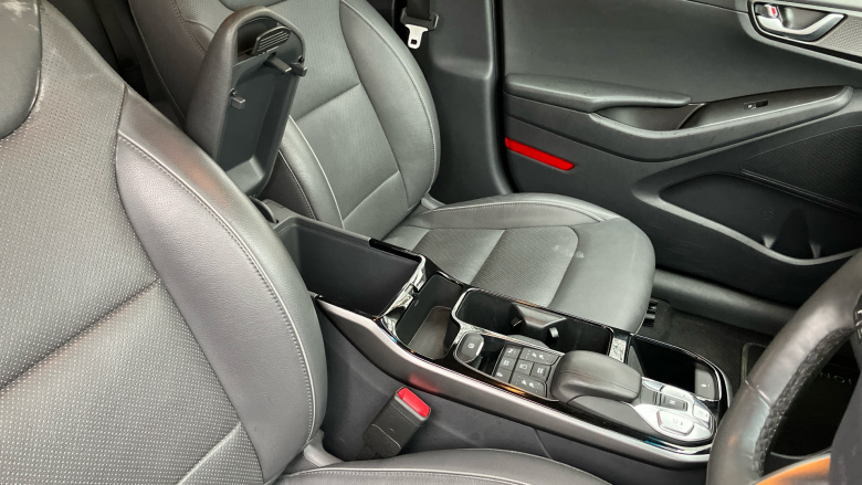 Hyundai IONIQ 100kW Premium SE 38kWh 5dr Auto Electric Hatchback